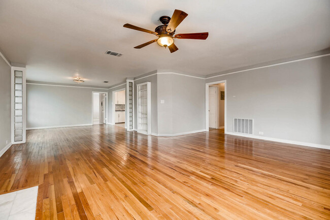 Building Photo - Lovely 4 BR / 3 Bath in Historic Monticell...