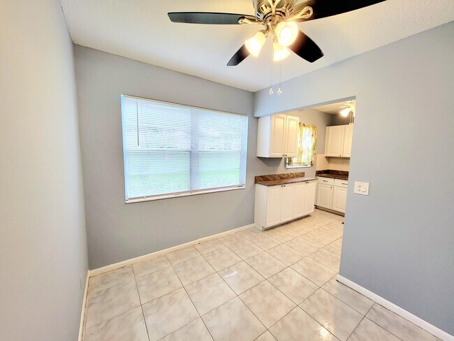 Building Photo - 509 Mansfield M