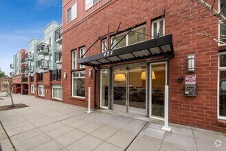 Building Photo - 424 N 85th St