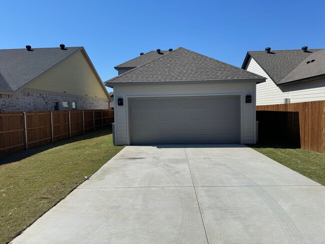 Foto del edificio - Darling 3/2 Home in Godley