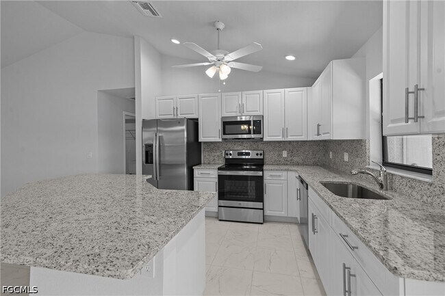 Foto del edificio - 710 NW 2nd Ln
