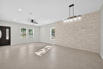 Building Photo - 10594 Rustling Oaks Dr