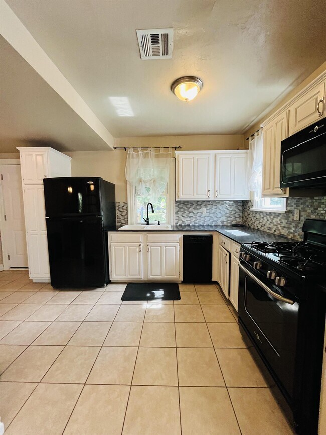 Foto del edificio - 3236 NW 25th St