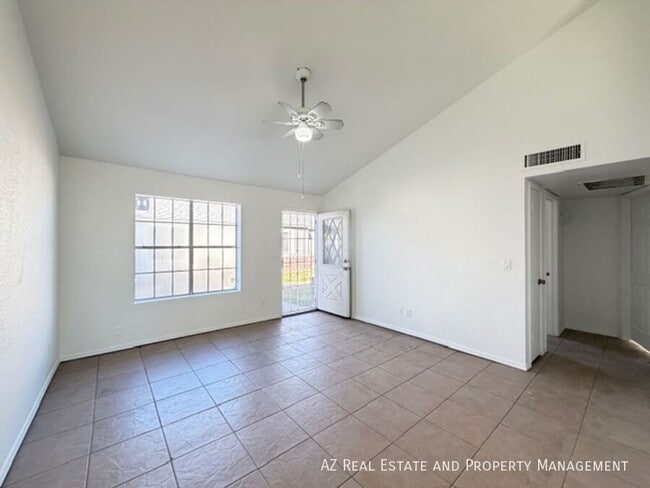 Foto del edificio - 5960 W Oregon Ave