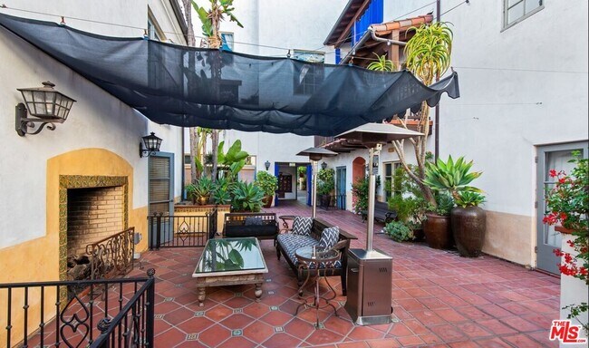 Foto del edificio - 1414 N Harper Ave