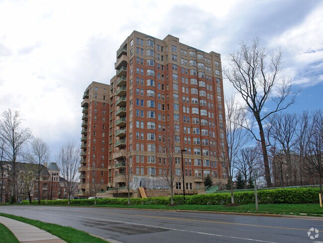 Building Photo - Stratford House