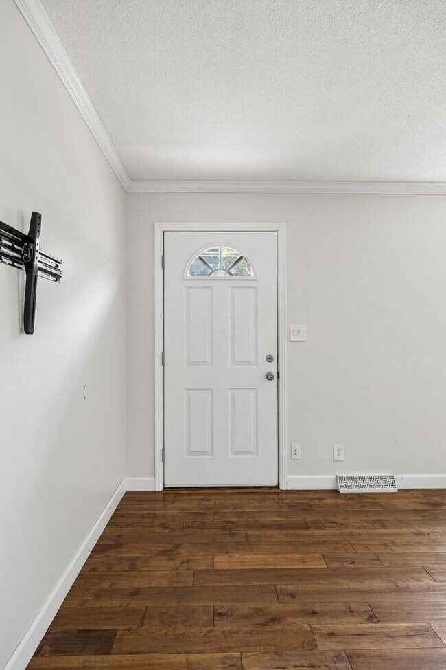 Foto del edificio - Pet Friendly Four Bedroom with Basement!