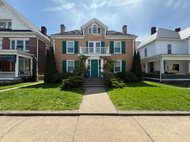 Building Photo - 639 Mulberry Ave