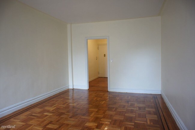 Foto del edificio - 1 br, 1 bath  - 2160 Holland Ave