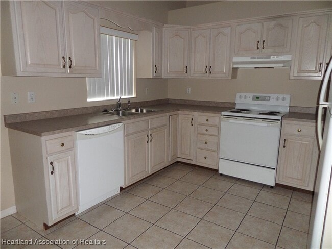 Building Photo - 3804 Sarria Ave