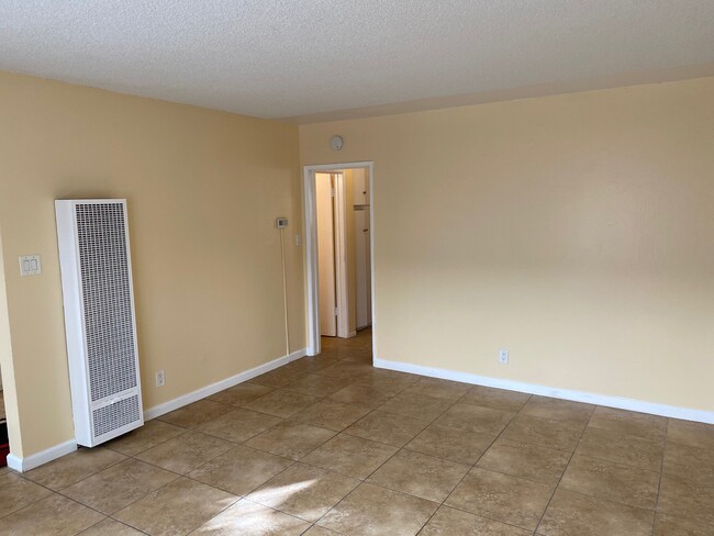 Foto del edificio - 1545 W 19th St