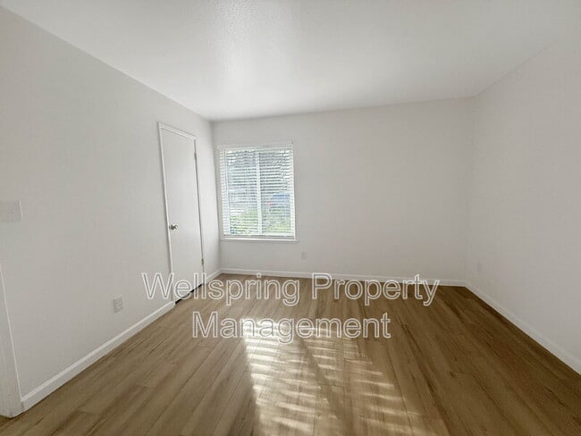 Building Photo - 3251 Mill Springs Dr