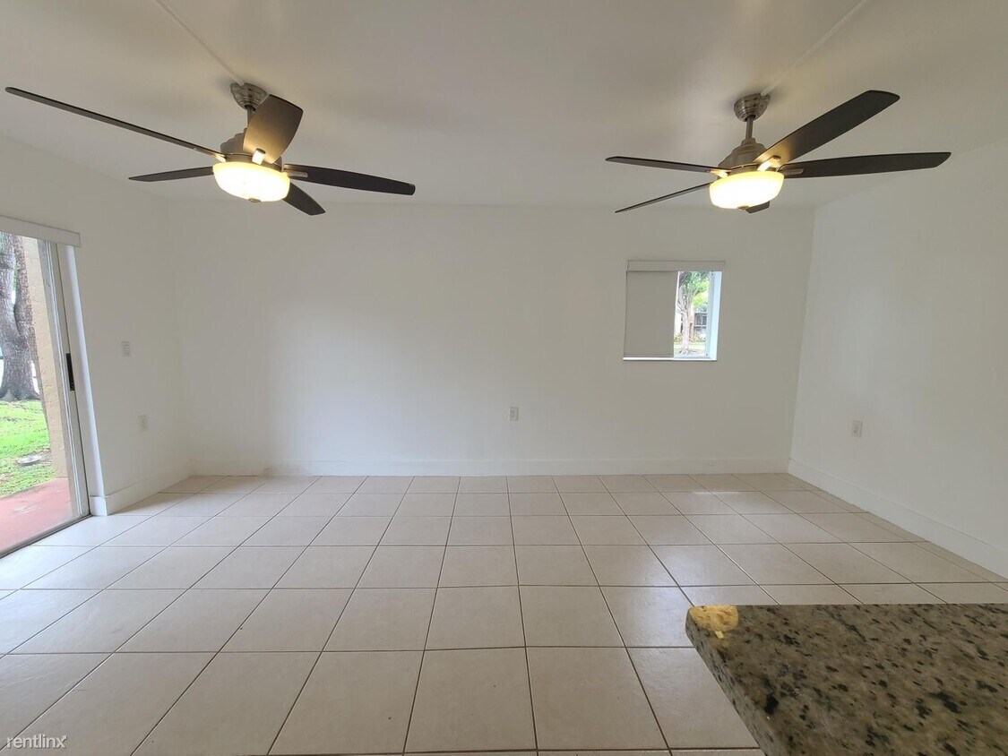 1080 Benoist Farms Rd Unit Apt 108, West Palm Beach, FL 33411 Condo