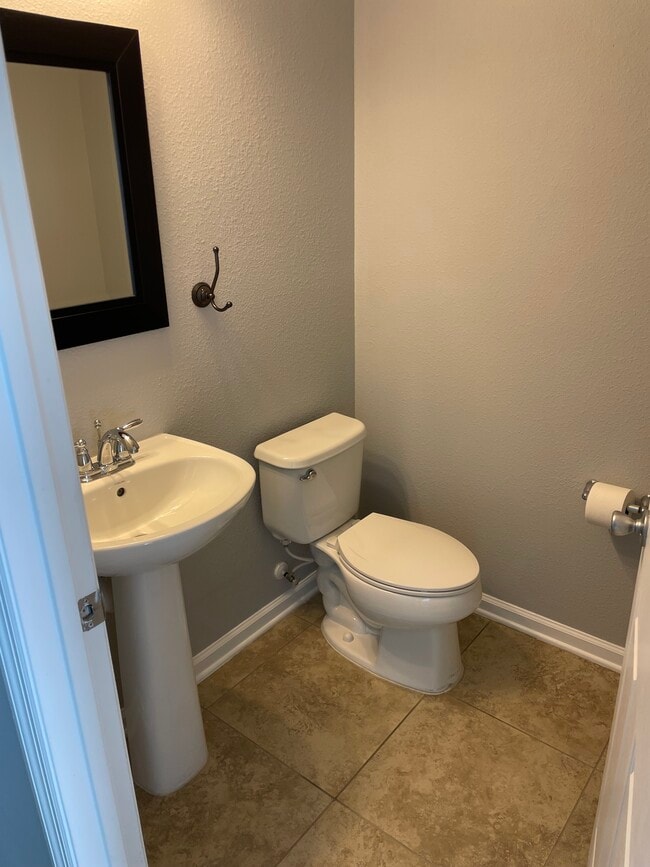 Building Photo - 113 Islander Dr