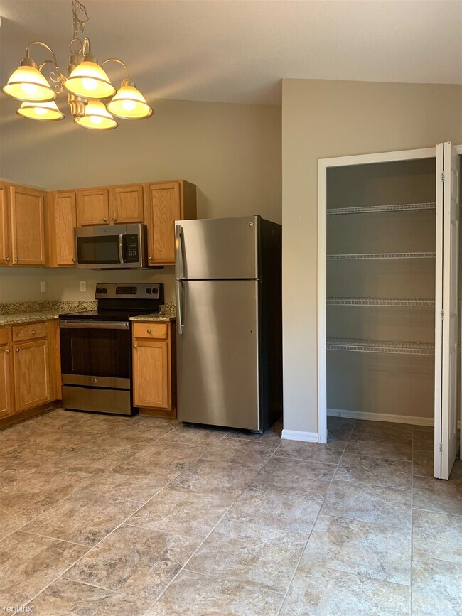 Building Photo - 3 br, 2 bath House - 250 Breakwater St SE