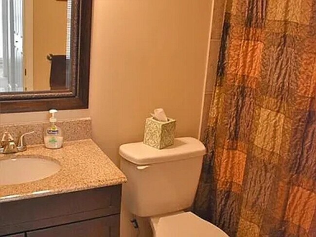 Foto del edificio - 4982 Meadow Ln