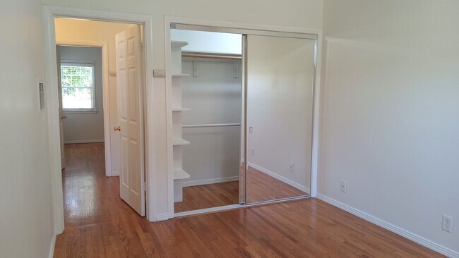 Building Photo - 13642 Leadwell St
