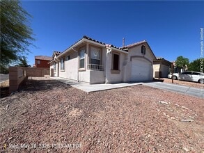 Building Photo - 8027 Sapphire Cove Ave