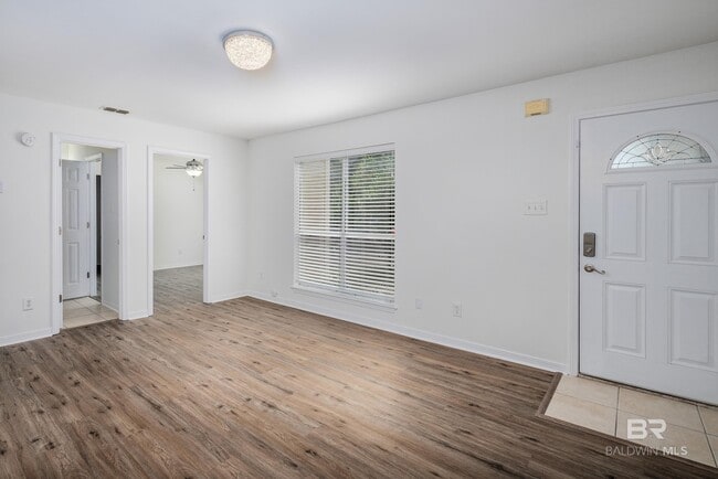 Building Photo - 8553 Garden Cir