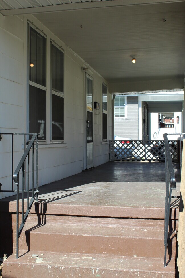 deep front porch - 135 S Van Gilder Plz