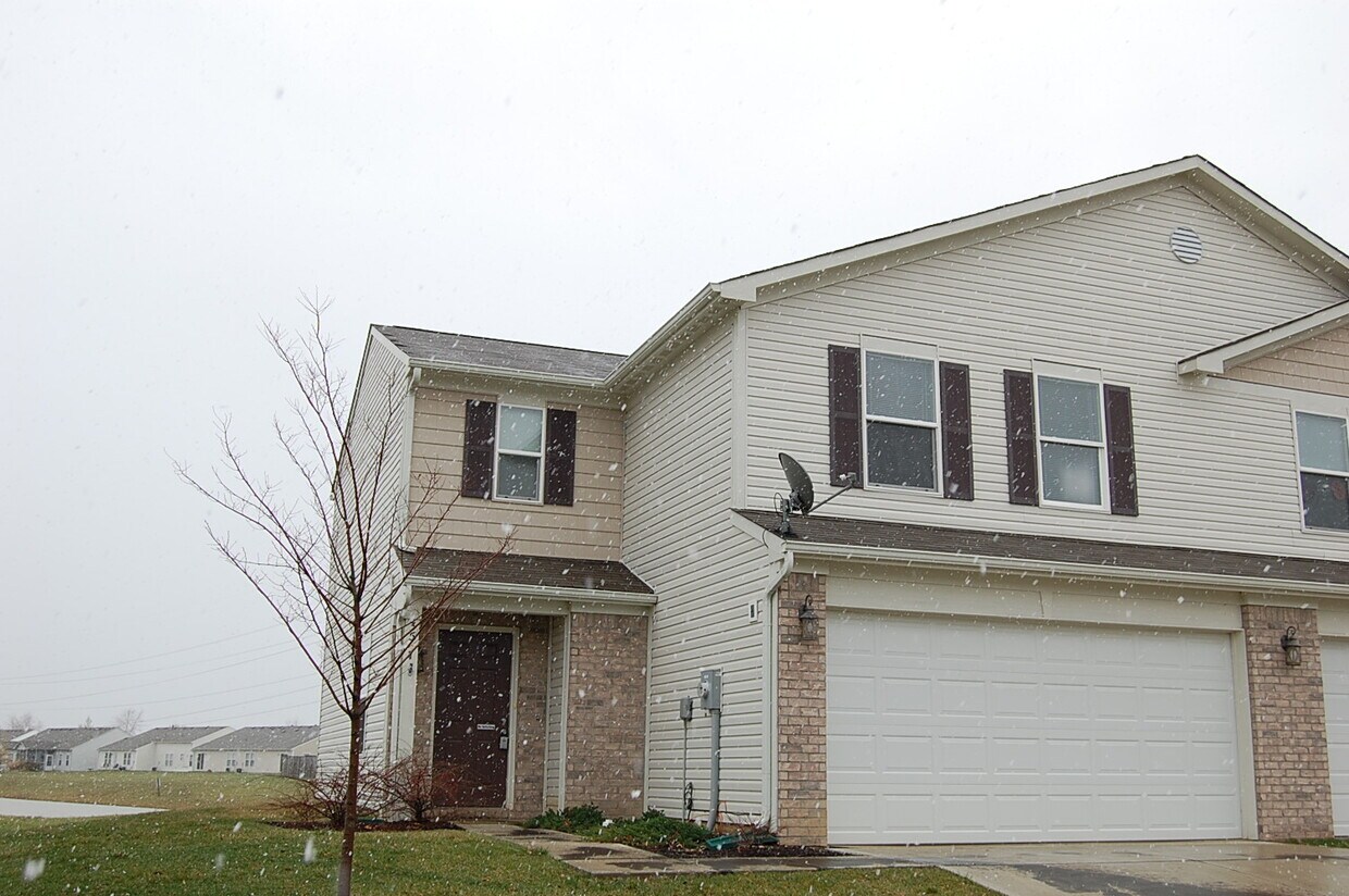3547 Cork Bend Dr, Indianapolis, IN 46239 Townhome Rentals in