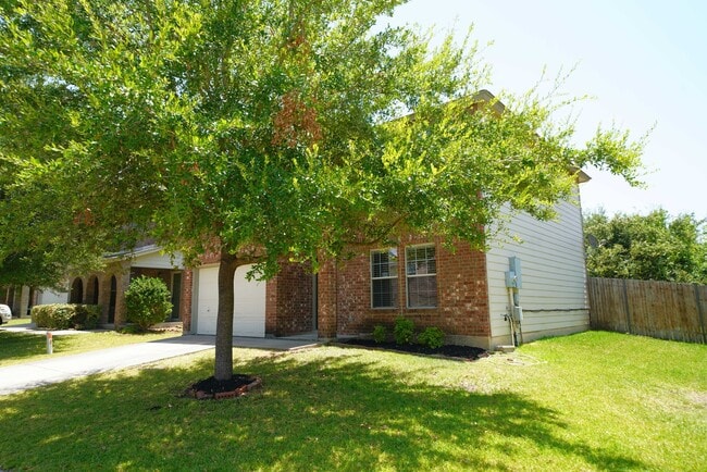 Foto del edificio - 2 Story Home Available in Cibolo! Realtor commission: $500