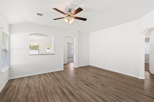 Building Photo - 1922 Cartwright St