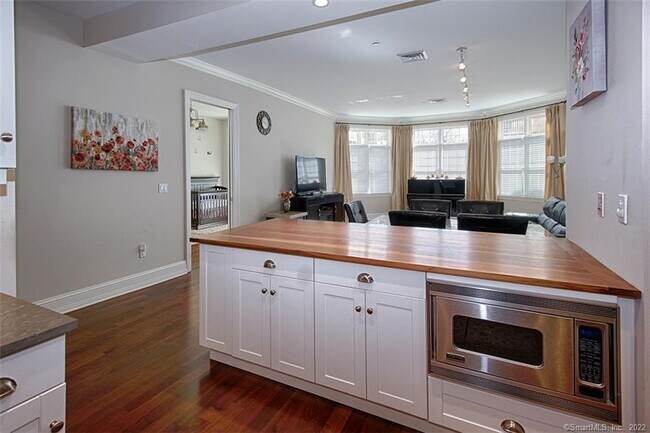 Foto del edificio - 100 Stone Ridge Way