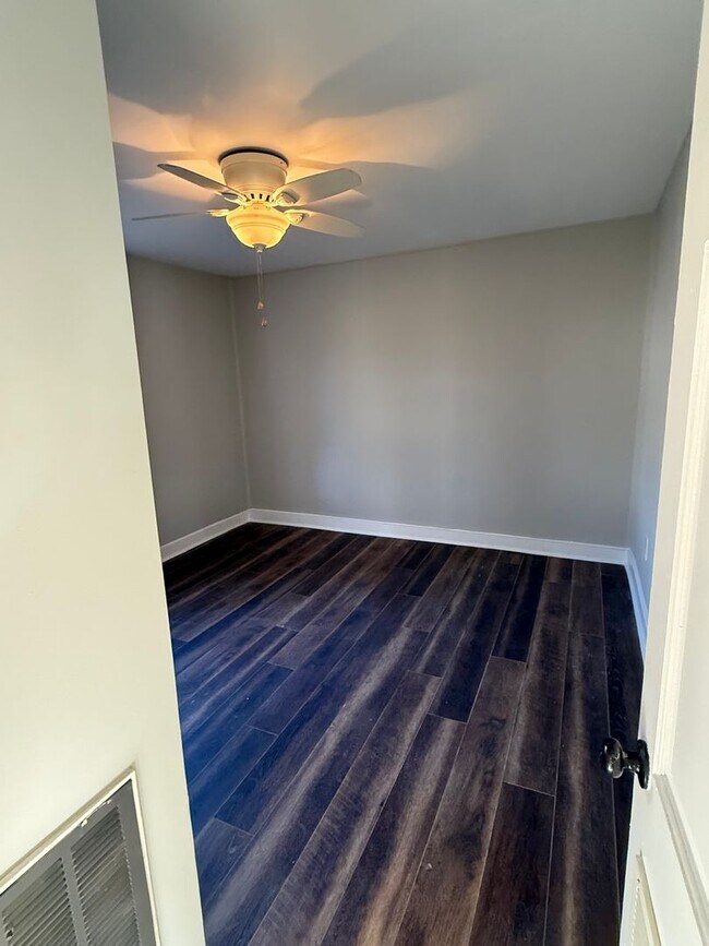 Foto del edificio - Updated 2 Bedroom, 1 Bathroom Rental with Bonus Room – Rossville, GA