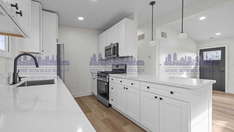 Foto principal - 4854 Barstow St