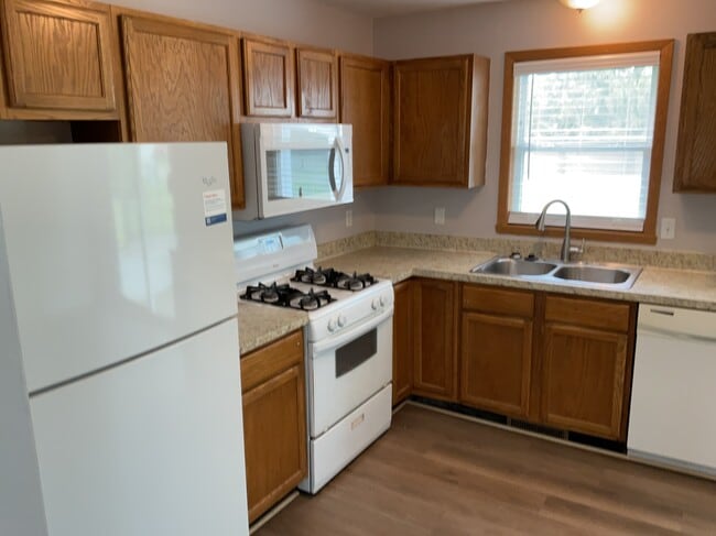 Building Photo - 6549 Samantha Ln