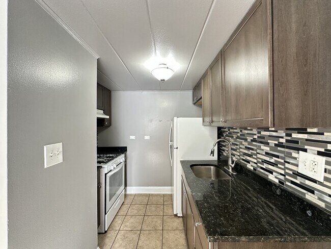 Foto del edificio - 3810 25th Ave