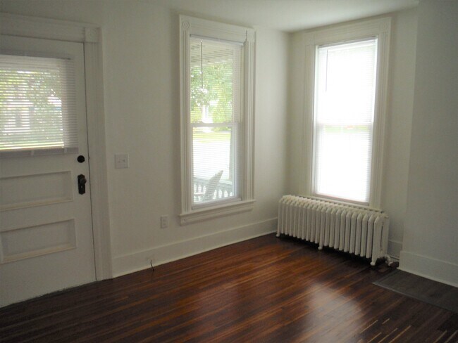 Foto del edificio - 453 Glen St