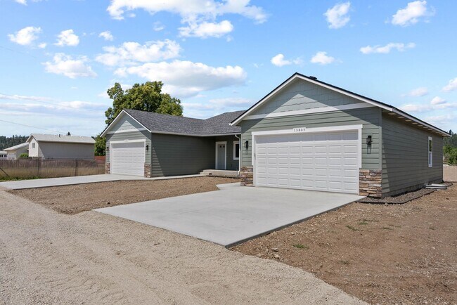Building Photo - Newly built 4 Bedroom Duplex With Garage