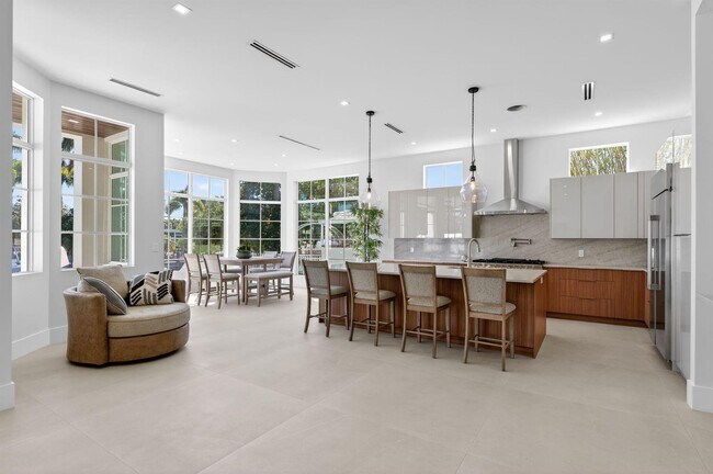 Foto del edificio - 310 SE 9th Ct