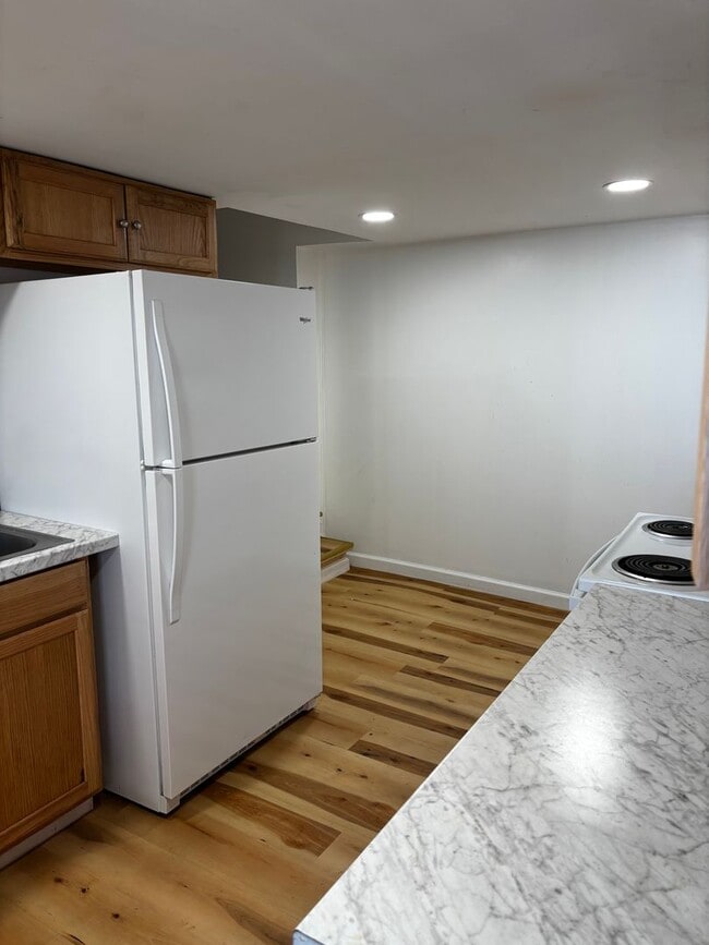 Building Photo - 69 E Louther St