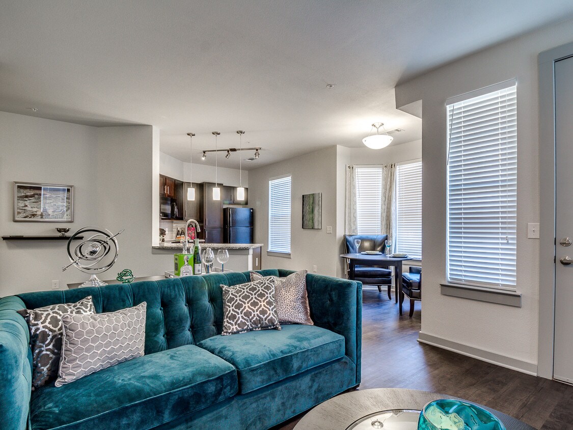 J Marshall Square Apartments in Oklahoma City, OK