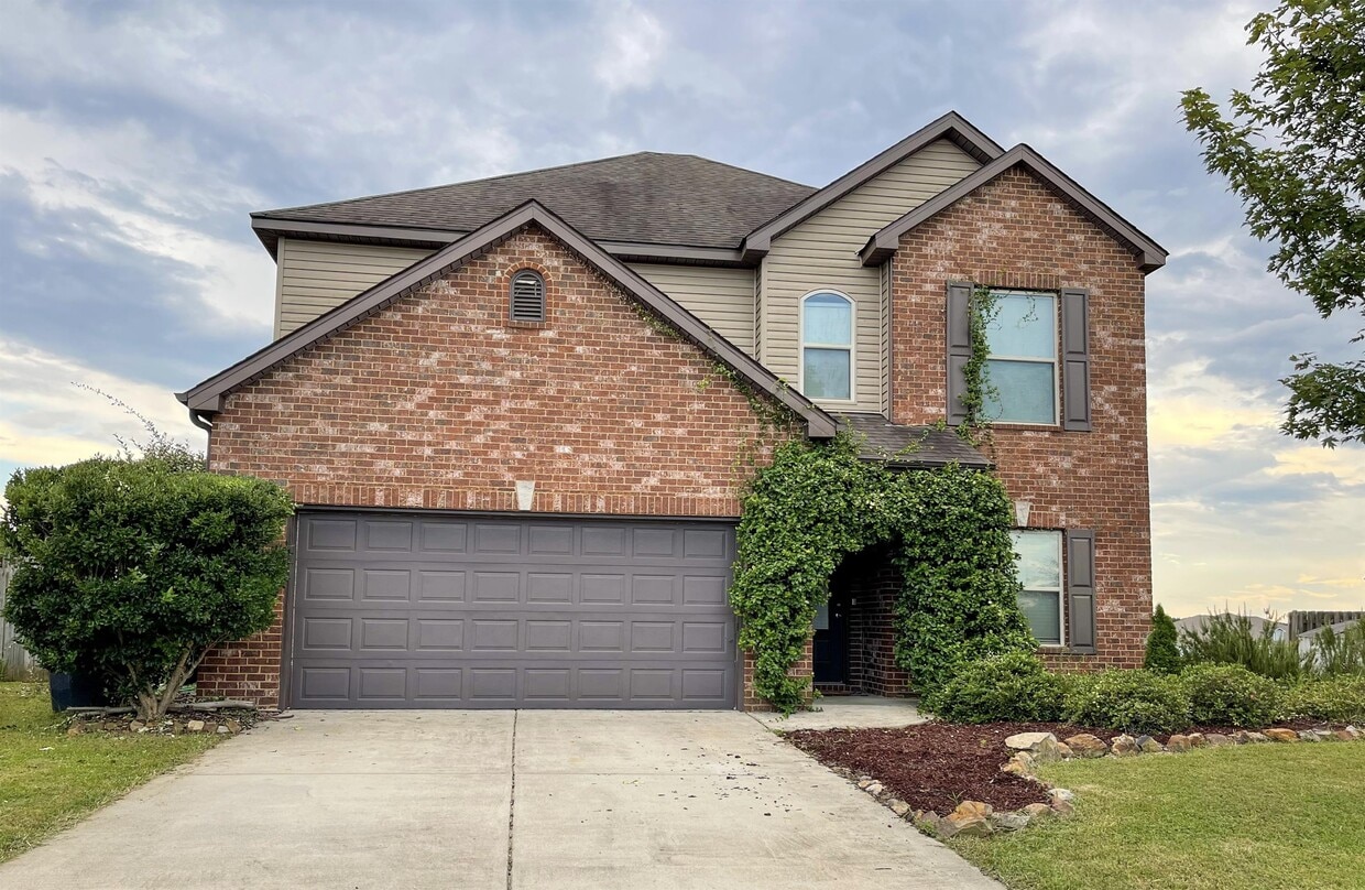 2056 Kensington Ct, Calera, AL 35040 House Rental in Calera, AL