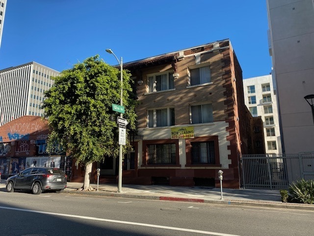 Building Photo - 1220 S. Olive St.