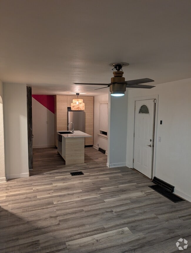 Building Photo - 114 Wolf Ave