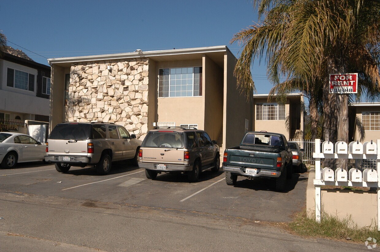 Primary Photo - Schlenker Apartments