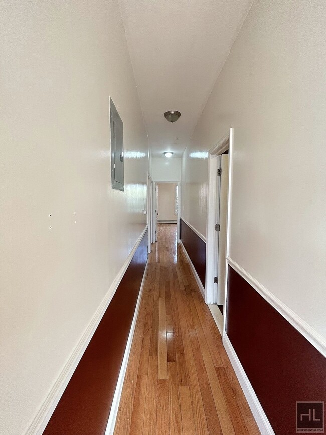 Foto del edificio - 1,000+ sqft 3BR/2BA in East Bronx!