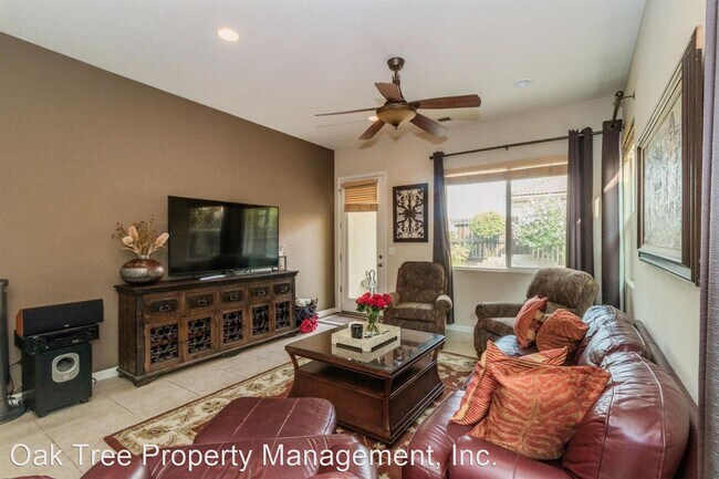 Foto del edificio - 3 br, 2 bath House - 10598 N. Whitney Avenue