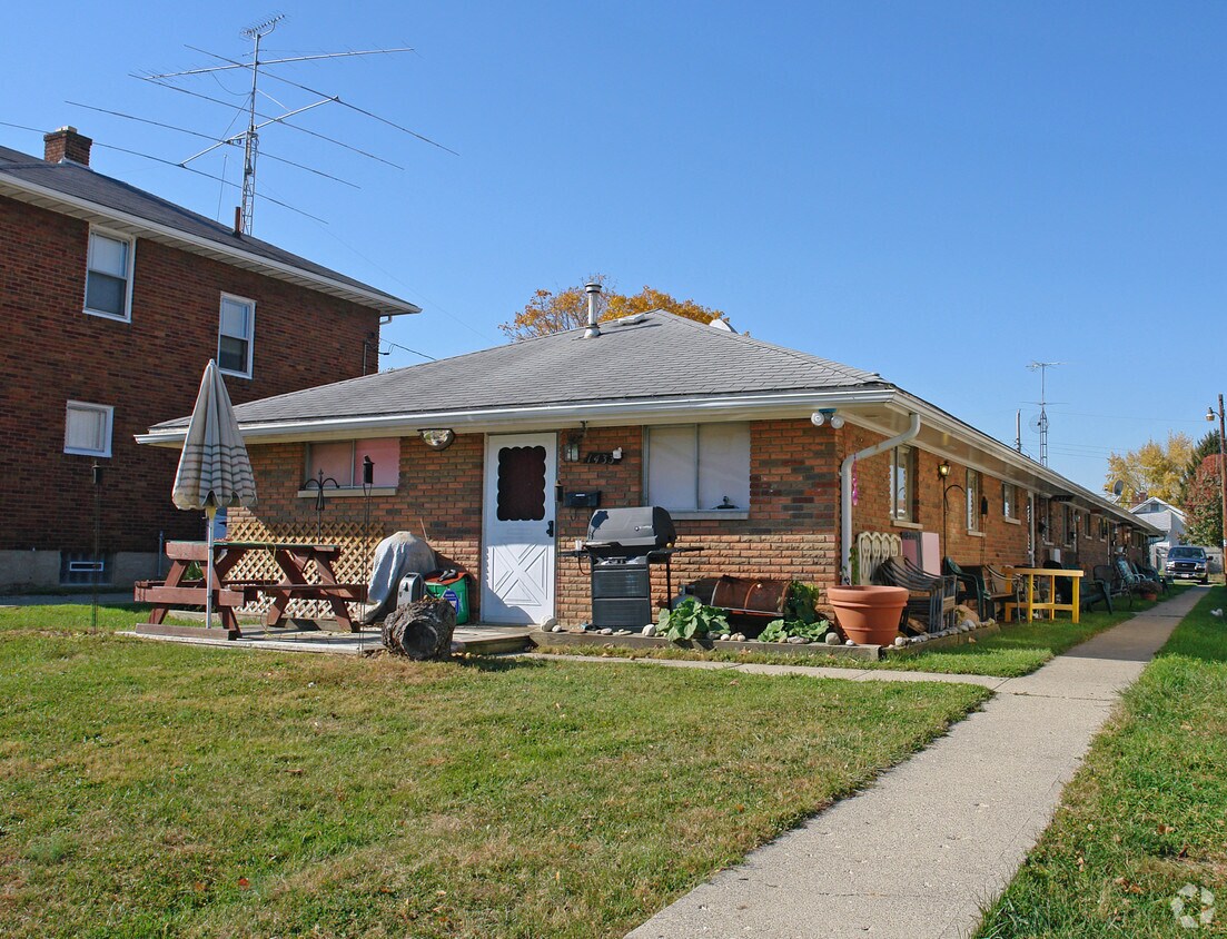 1433 Rosemont Blvd, Dayton, OH 45410 Apartments in Dayton, OH