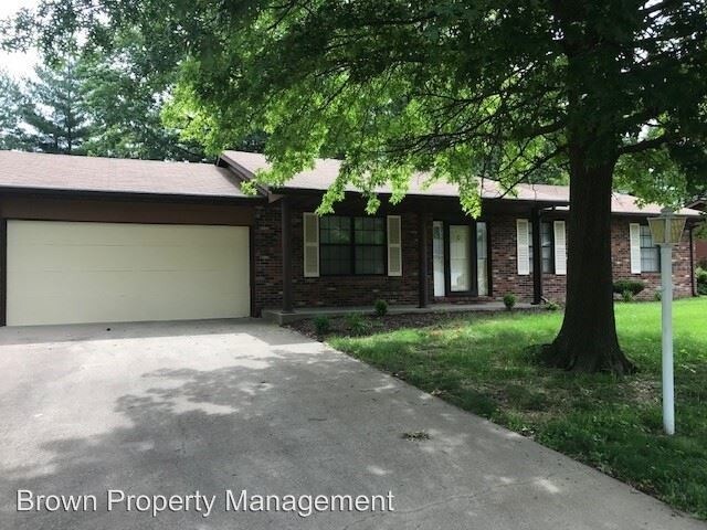 Foto principal - 3 br, 2 bath House - 34 Village Drive