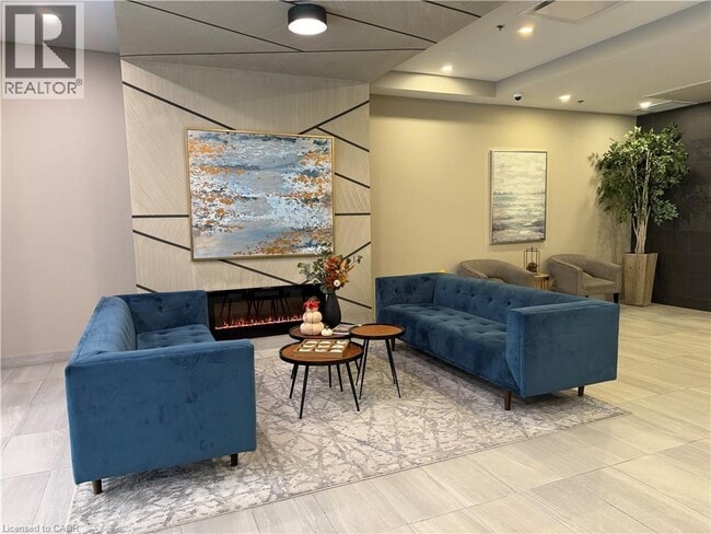 Building Photo - 60 Charles St W