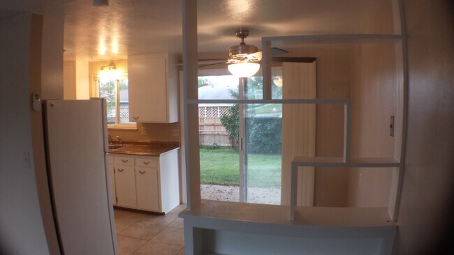 living/ kitchen/ sliding door - 912 16th St SW