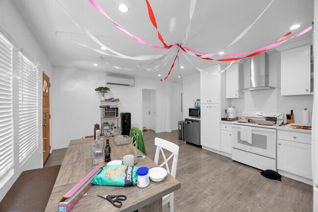 Foto del edificio - 570 N Cambridge St