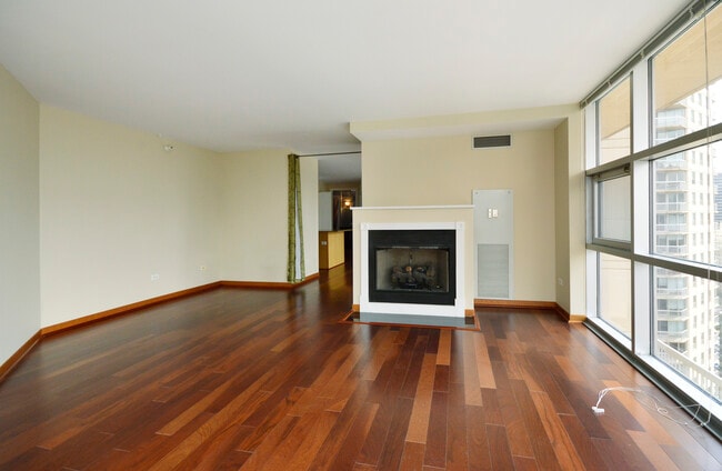 Building Photo - 545 N Dearborn St