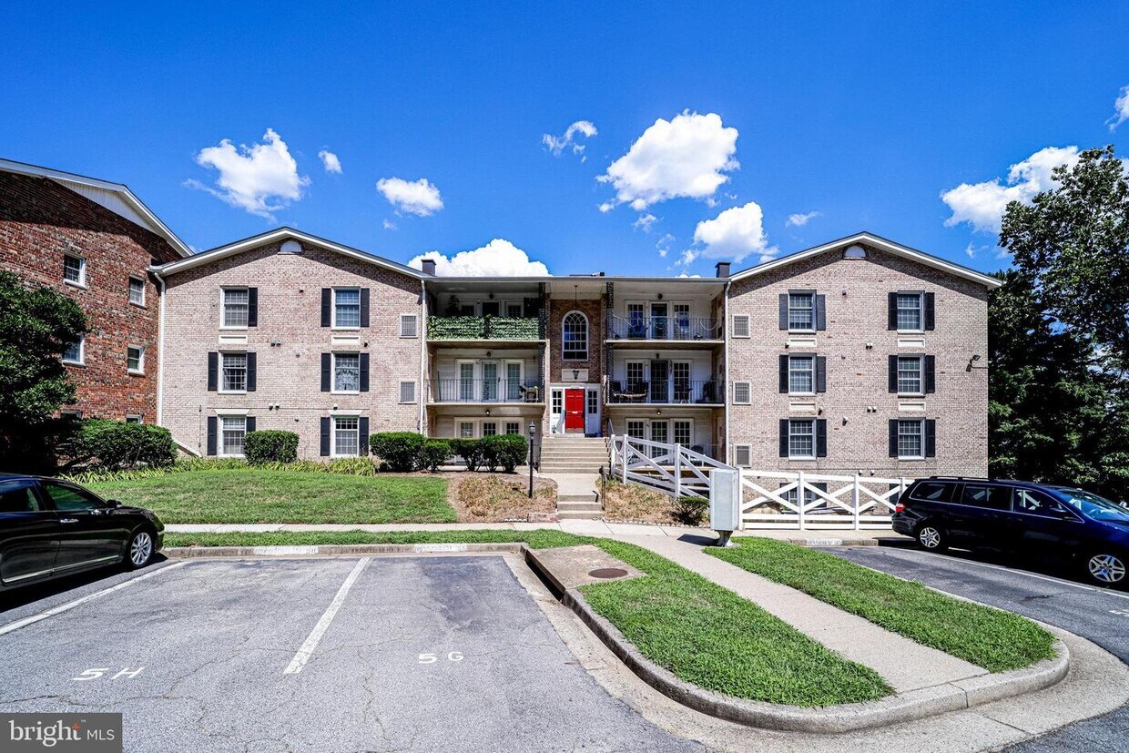 12709 Gordon Blvd Unit 63, Woodbridge, VA 22192 Room for Rent in
